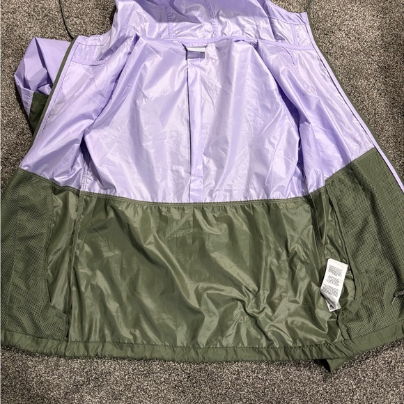 Columbia Lavender and Olive Windbreaker size s. drawstring lightweight outdoor - Picture 6 of 8